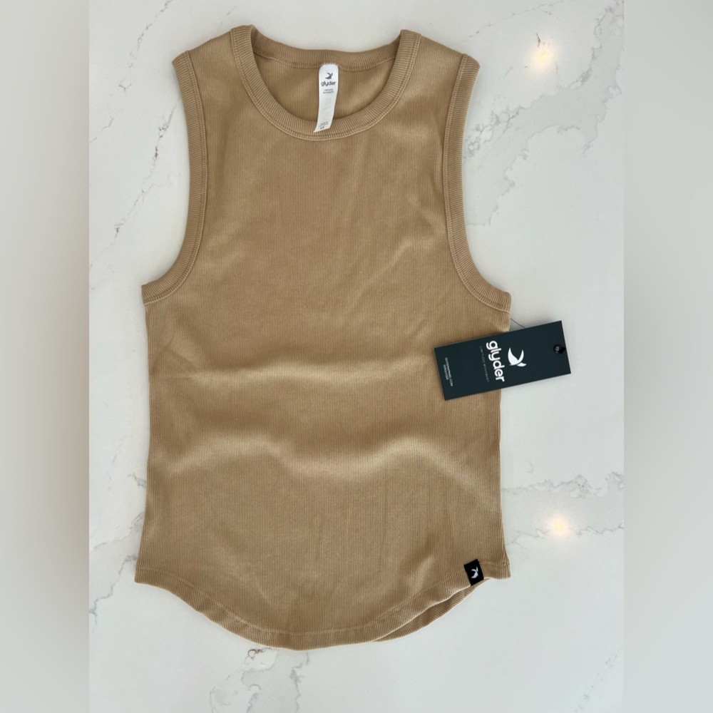 Glyder ribbed “go to” tank in tan. - Picture 3 of 5
